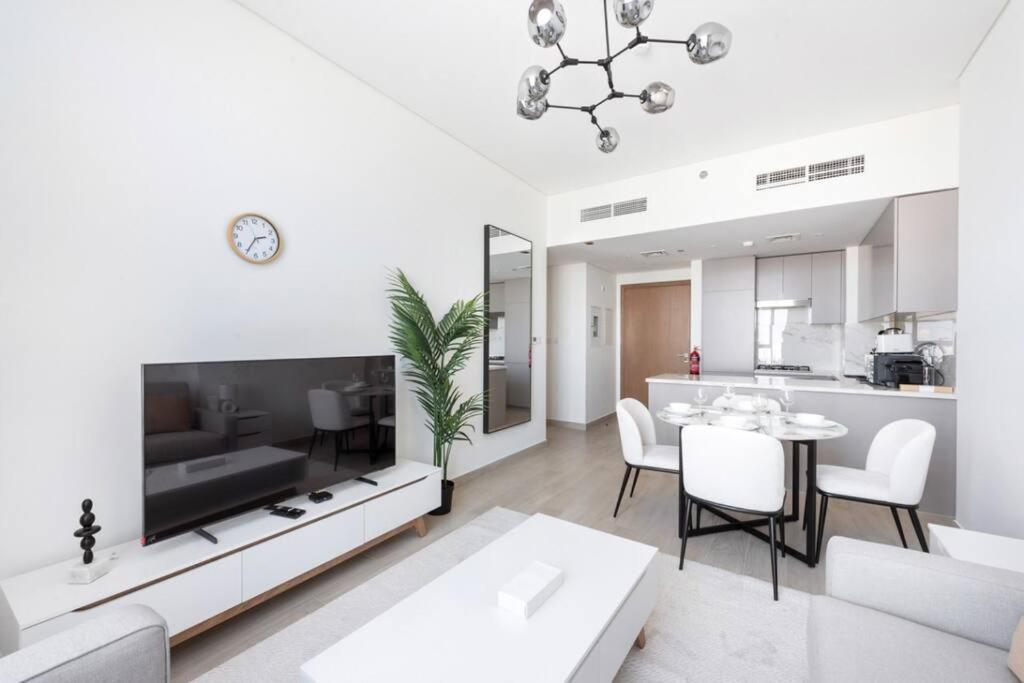 Cozy 2-bedroom In Fawad Azizi Dubai